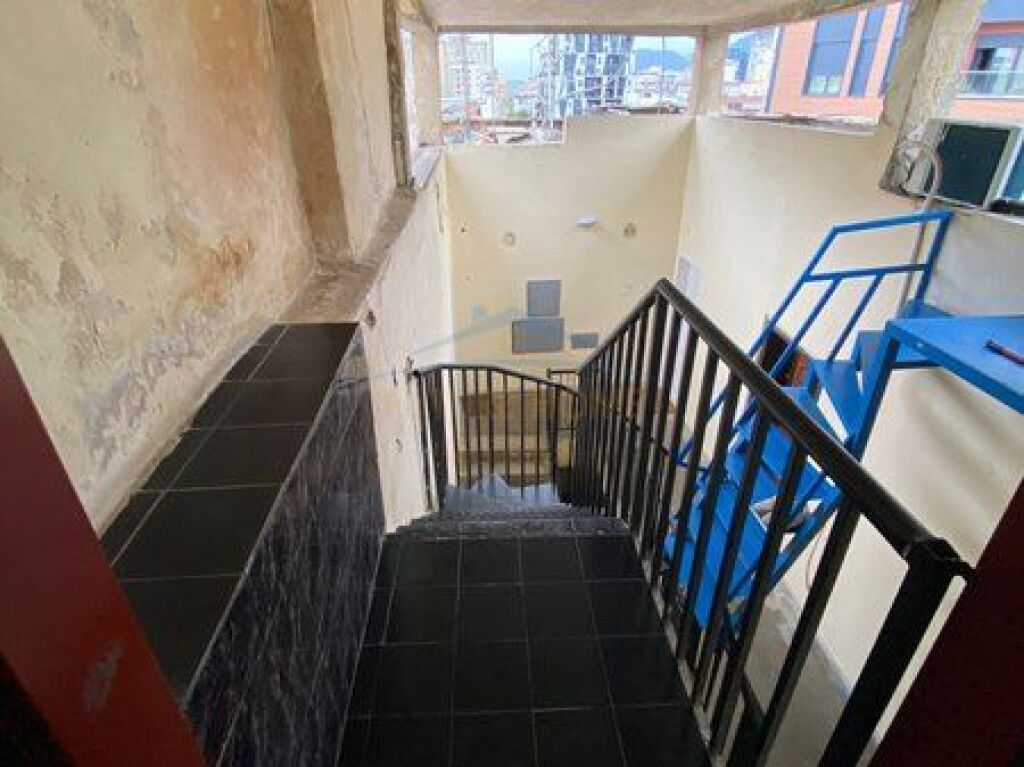 In vendita, Appartamento 2+1, Via Barrikadave, Tirana
