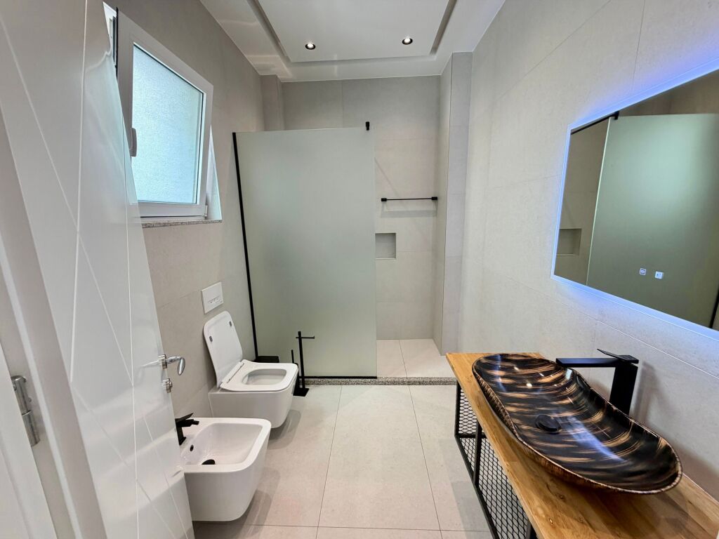 📣 SUPER VILLAS FOR RENT 📍 Kodra e Priftit 🛣️ "Dalip Topi" Street ✨