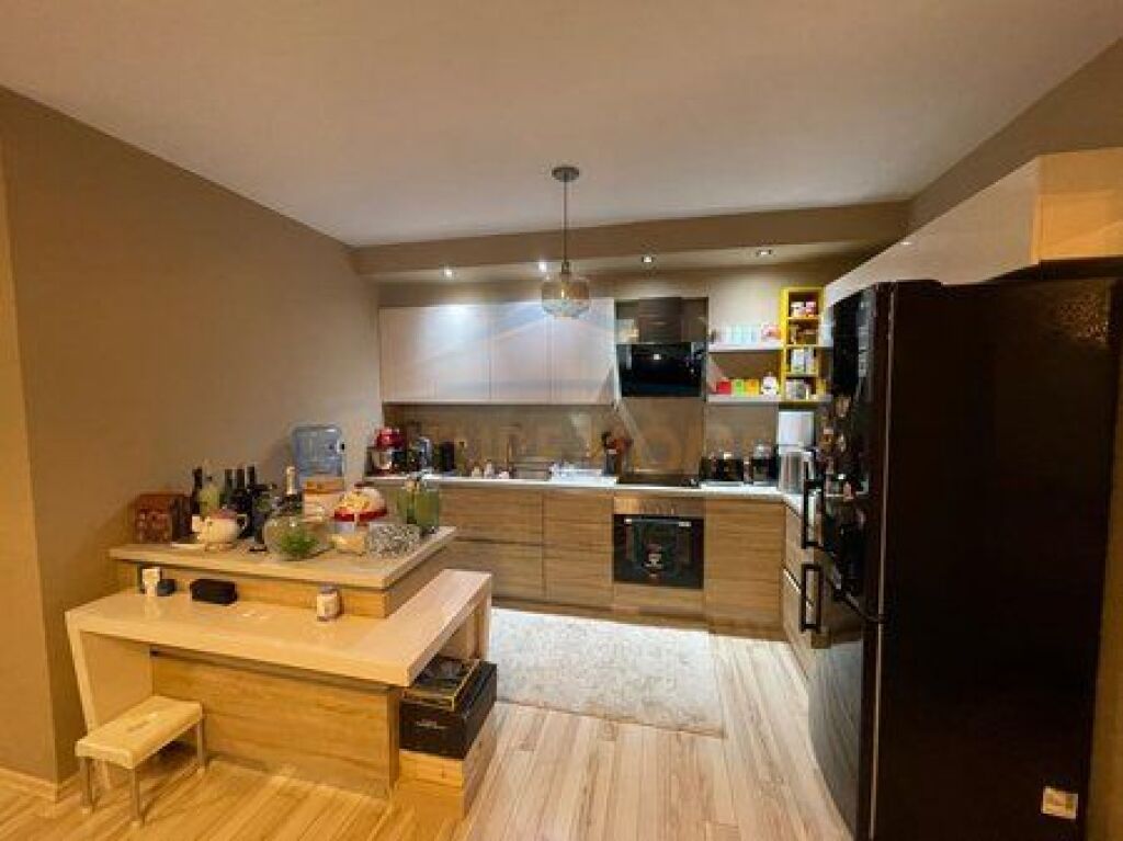 In vendita, Appartamento 2+1+2, Città Studentesca, Tirana