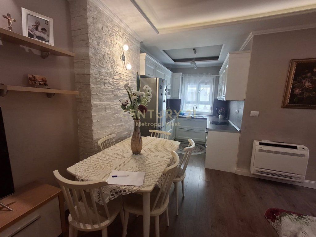 Apartament 2+1 me qira tek Shkolla e Baletit
