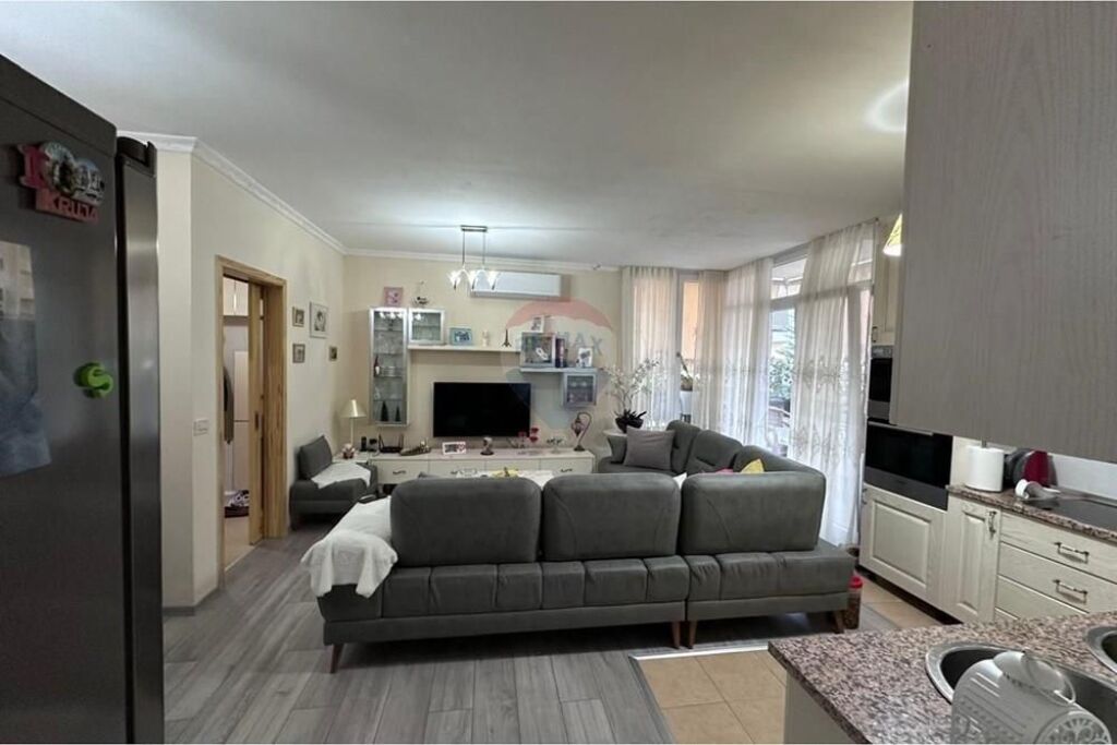 Shitet Apartament 2+1+2 te Kopeshti Botanik