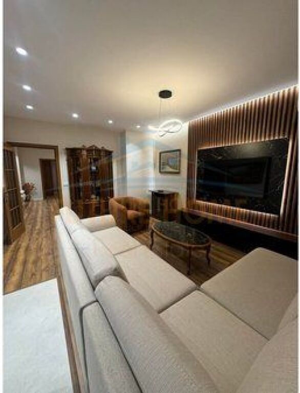 For sale, Apartment 2+1+2, Mine Peza Street, Tirana