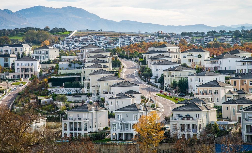 🏡  Vilë me qira – Rolling Hills Residence
