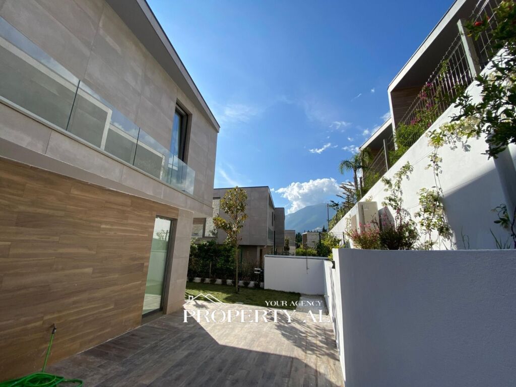 Villa in vendita a Dhermi