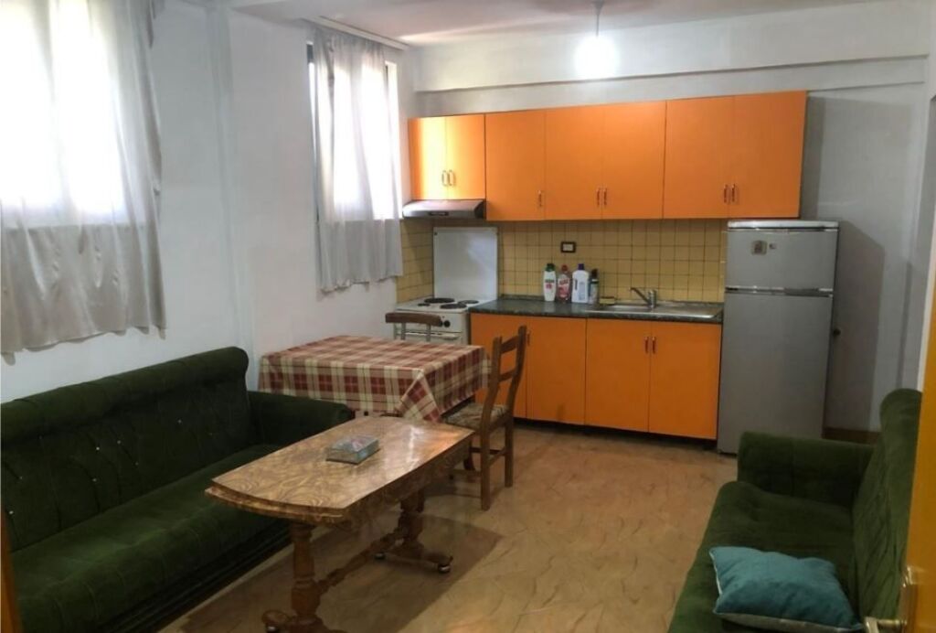 Scuola Unita, affittasi 1+1