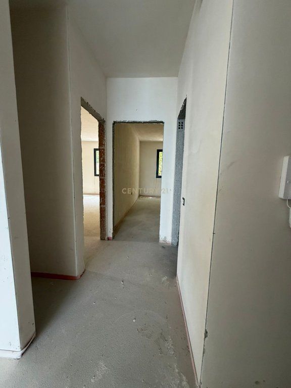 Appartamento 2+1+2 nella Residenza Elitaria di Ujë të Ftohtë, con Vista Spettacolare sul Mare e sulla Città, Vlorë