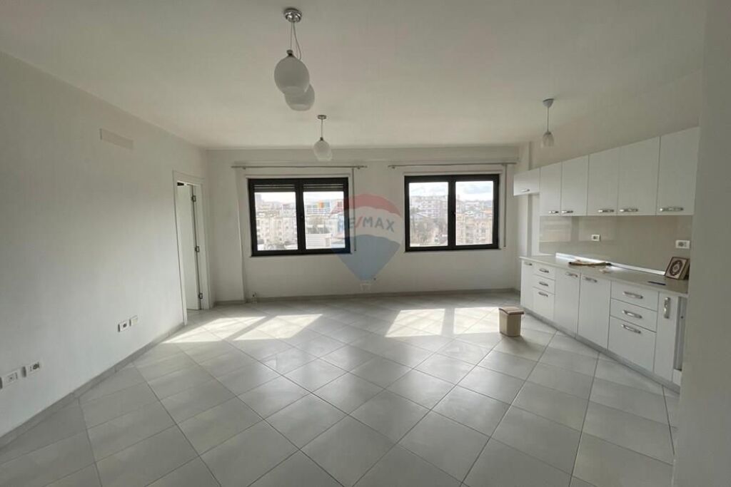Apartment 2+1+2 for sale on Elbasani Street