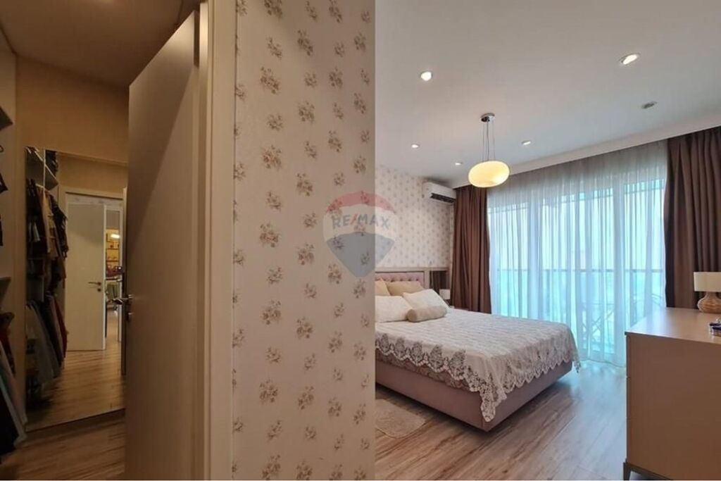 Ofrohet per Shitje Apartament 2+1 Ambasador 3