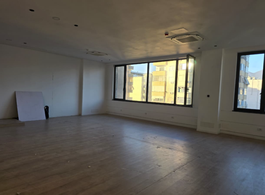 🏢 UFFICIO IN AFFITTO – COMPLESSO DELIJORGJI