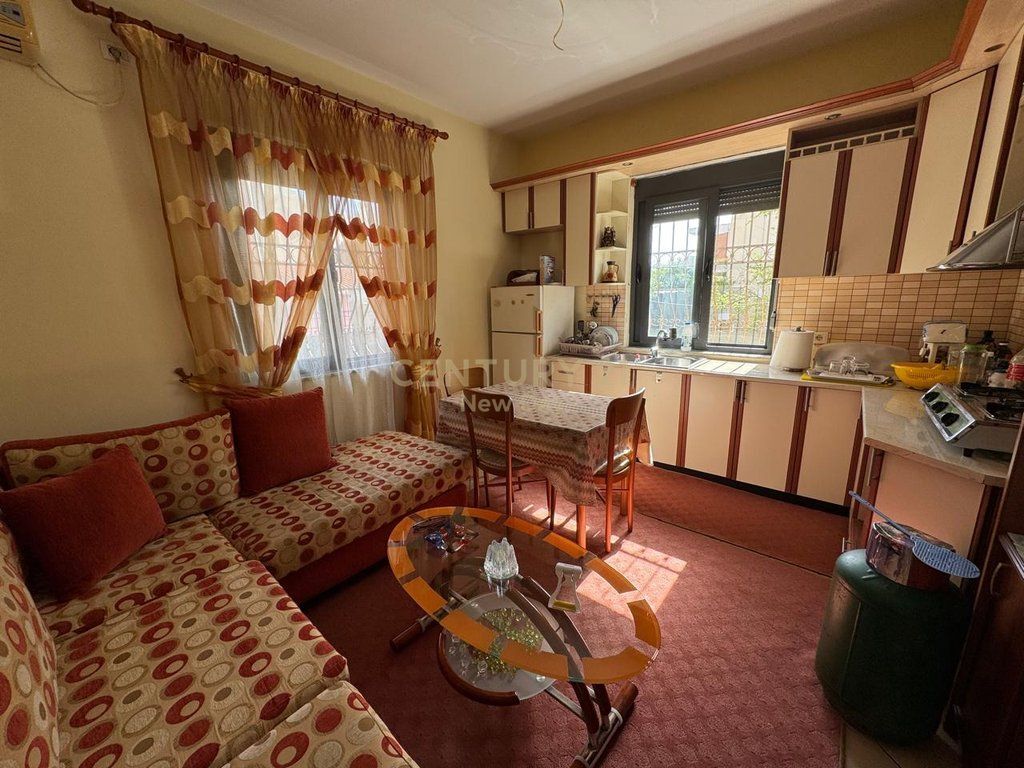 Villa a 2 piani in vendita a Shkozet 235.000 Euro