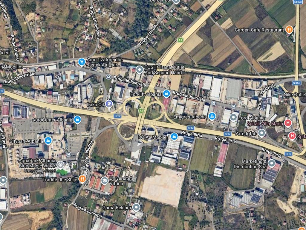 Vendiamo terreno edificabile sulla strada secondaria vicino a City Park!