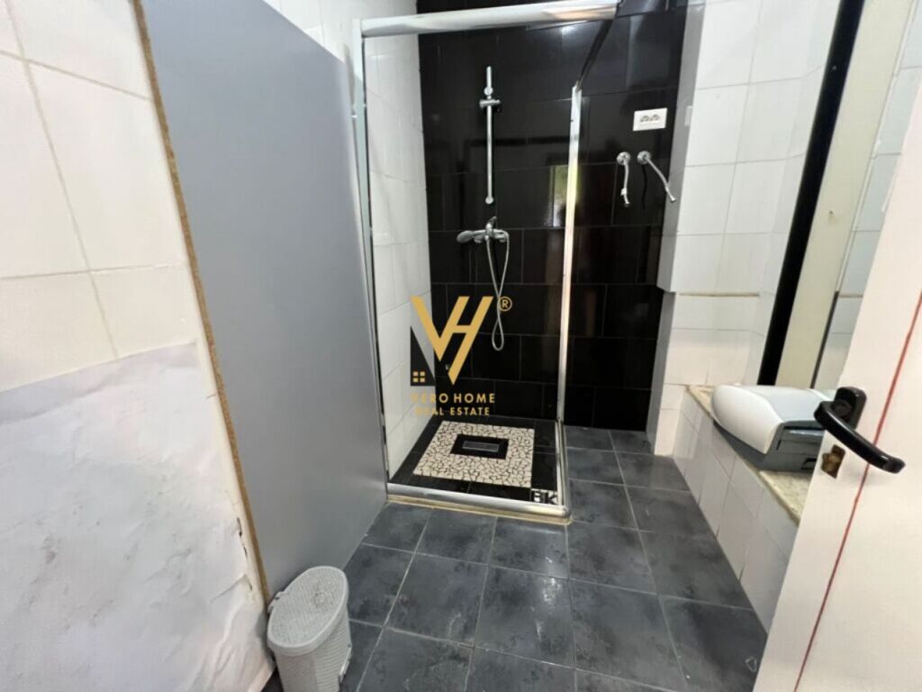 LOCALE COMMERCIALE 115 M2 IN AFFITTO A LSI, BLLOK 1.500 EURO