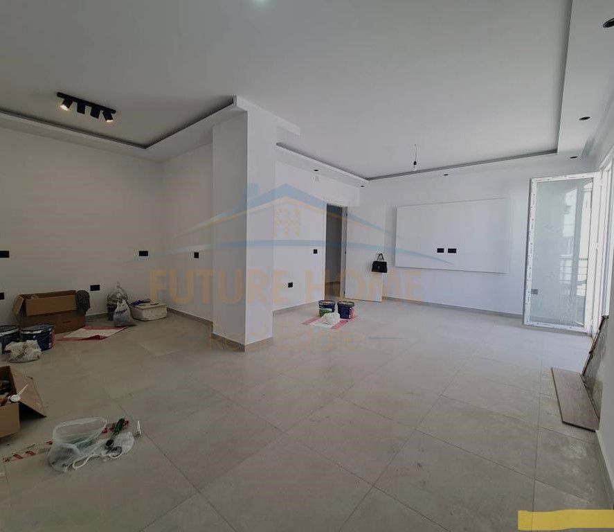 For sale, 2+1 Apartment, Fresku, Tirana.