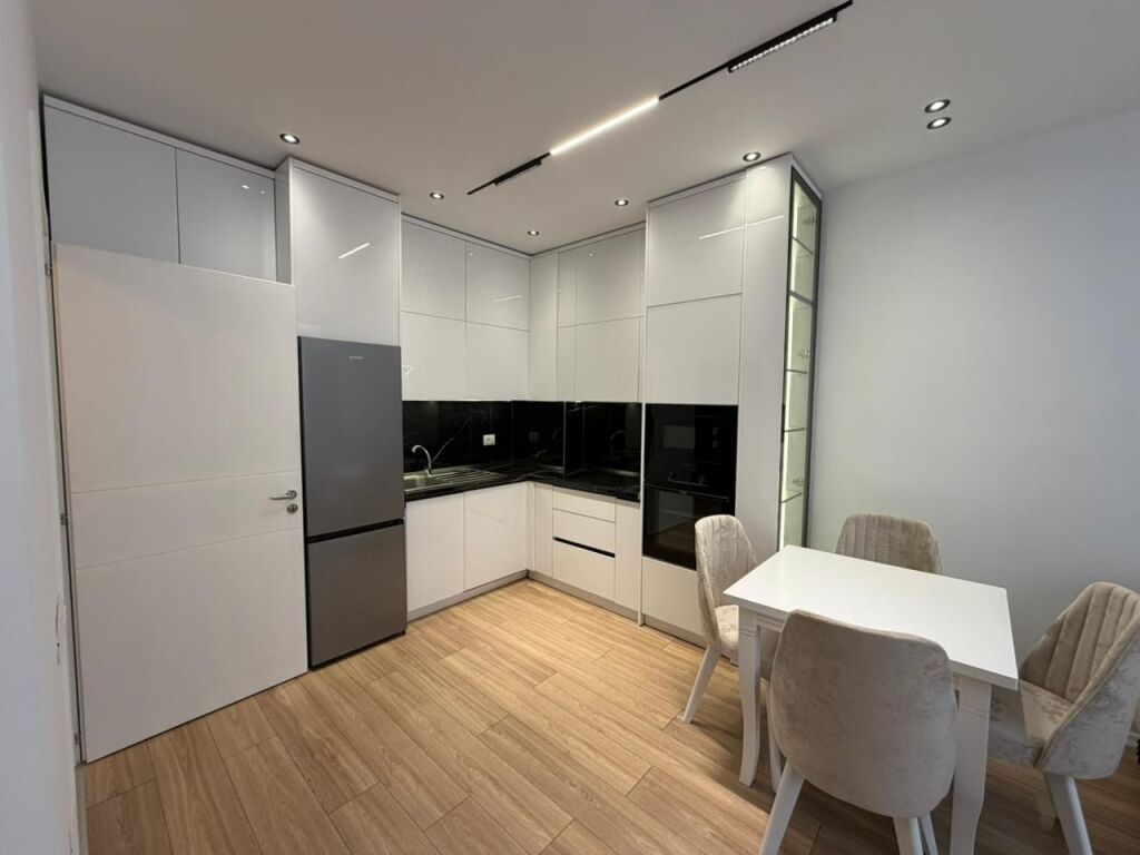 🏡 Jepet me qera apartament 1+1 📍 Astir, Kompleksi Urban Gate 💰 Çmimi: 50000leke