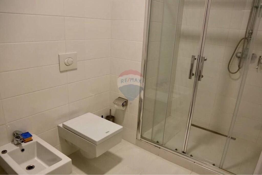Ofrohet per Shitje Apartament 2+1 Ambasador 3