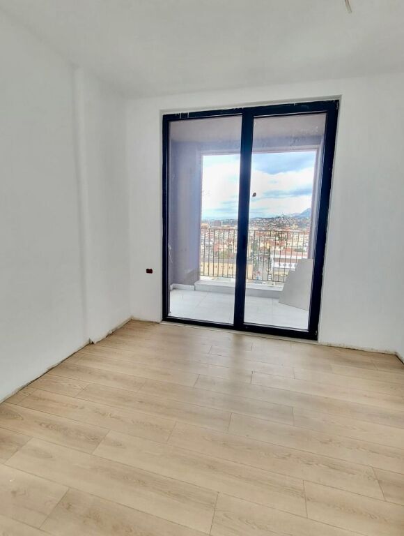 Vendesi 1+1 al Bulevardi i Ri, 120.000€