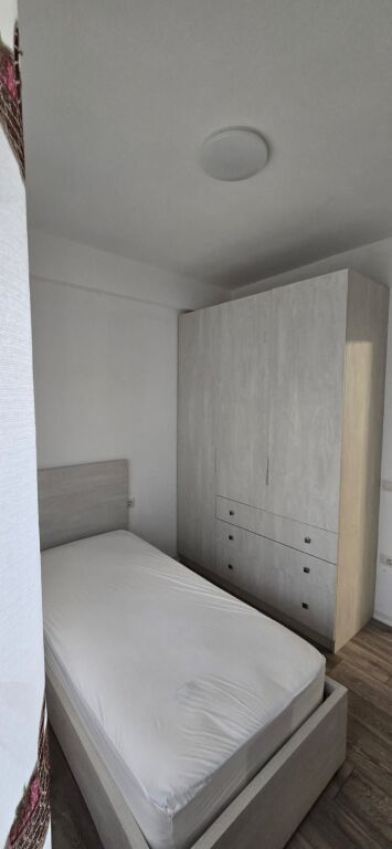 Jepet me qera apartament 2+1 Liqeni i Thate