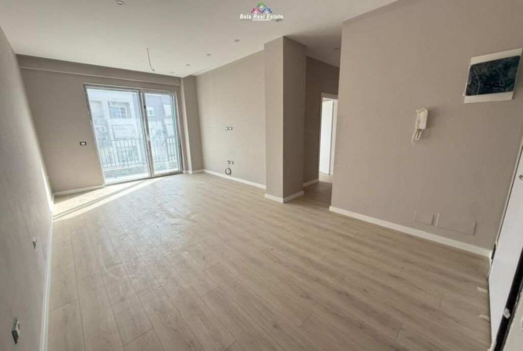 Zyre Me Qera 2+1 Tek Komuna e Parisit ( ID BZ2919) Tirane
