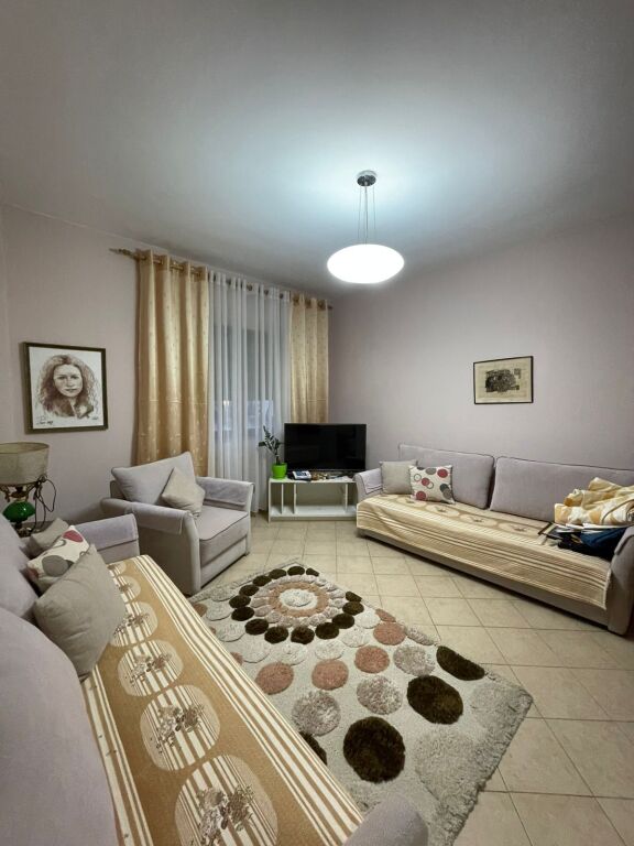🏡 Jepet me qira apartament 2+1+2 pranë Garden Building