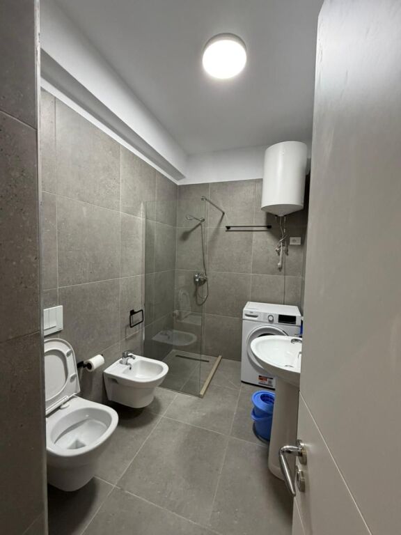 🏡 Appartamento 1+1 in affitto 📍 Astir, Complesso Urban Gate 💰 Prezzo: 50000 leke