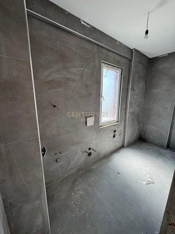 🏙️ APPARTAMENTO IN VENDITA CON VISTA FANTASTICA DI TIRANA 2+1+2 BAGNI+ 2 BALCONI NEL COMPLESSO MIRABELLA NEL QUARTIERE 'VARRI BAMI'