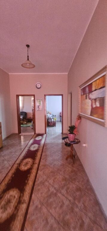 VENDESI 3 PIANI +CANTINA IN VENDITA SHKOZET STRADA PRINCIPALE