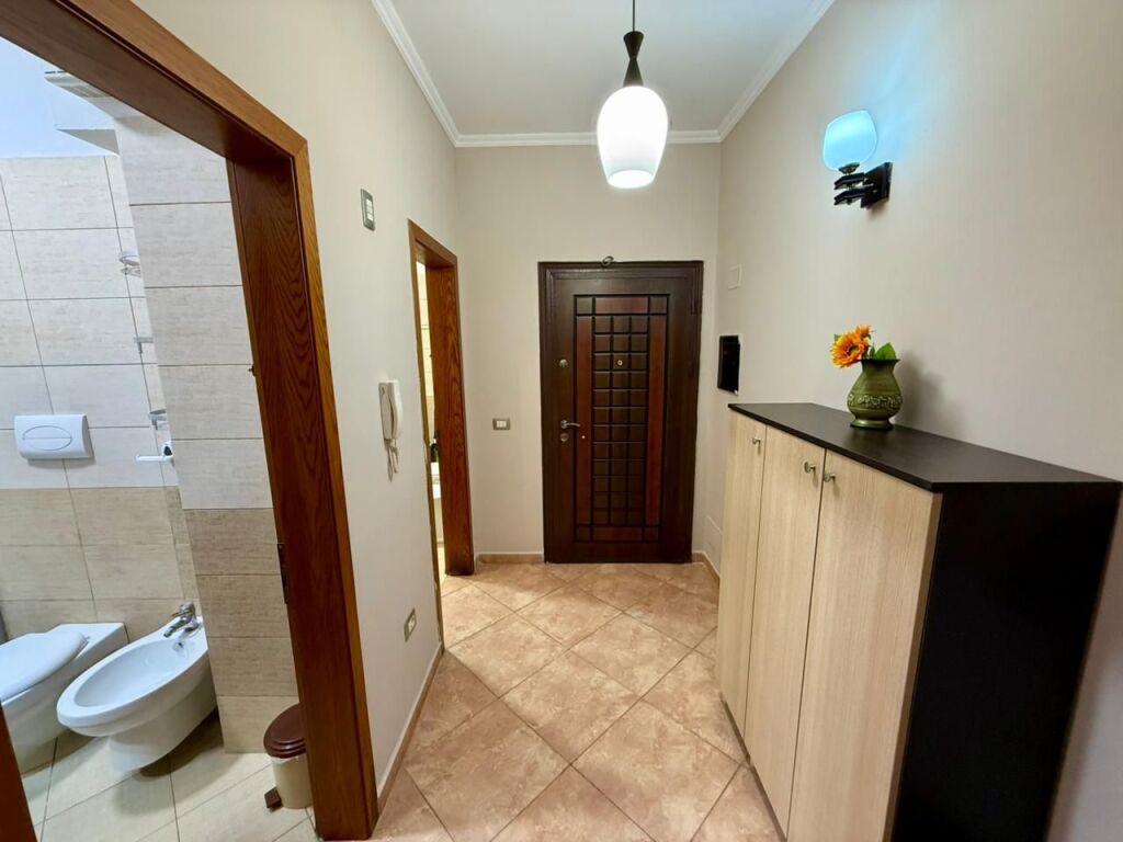 📣 RENT Apartment 2+1+2 With Balcony 📍 "Kavajes" Street, Opposite the Mosque ✨💶 Price 70,000 Leke/Month