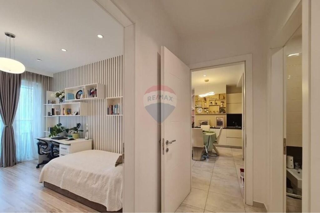 Ofrohet per Shitje Apartament 2+1 Ambasador 3