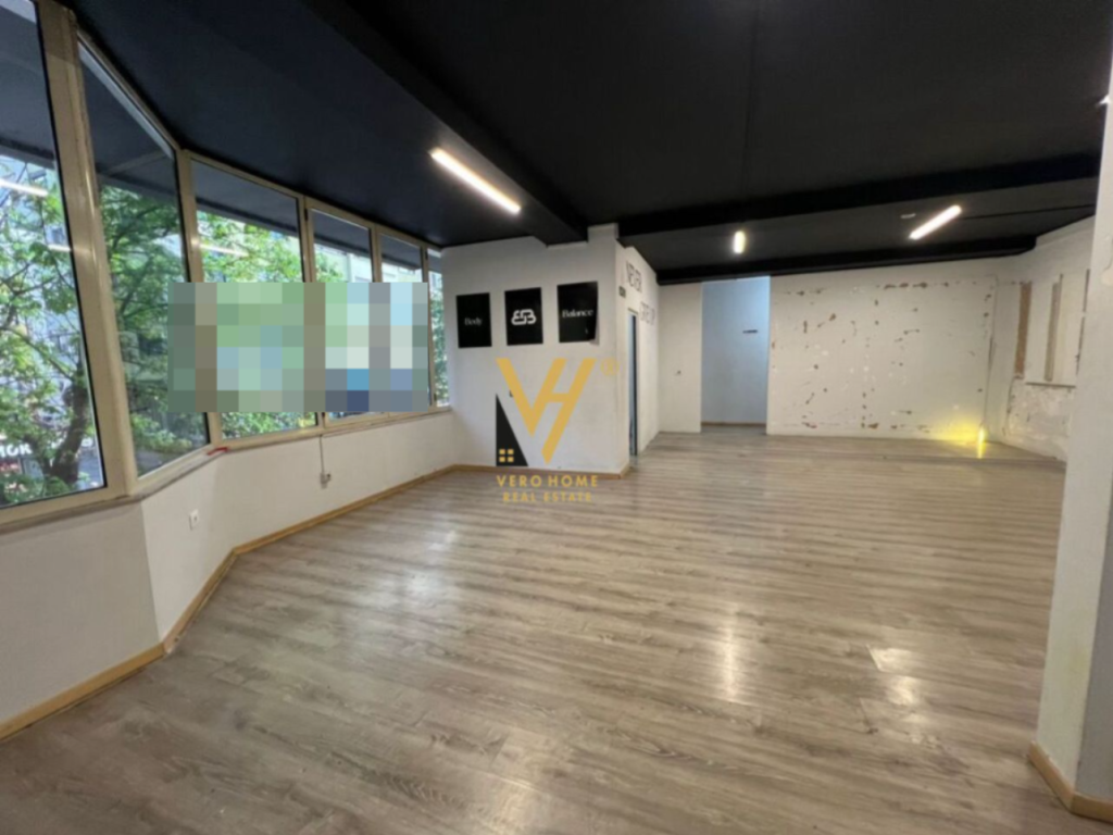LOCALE COMMERCIALE 115 M2 IN AFFITTO A LSI, BLLOK 1.500 EURO