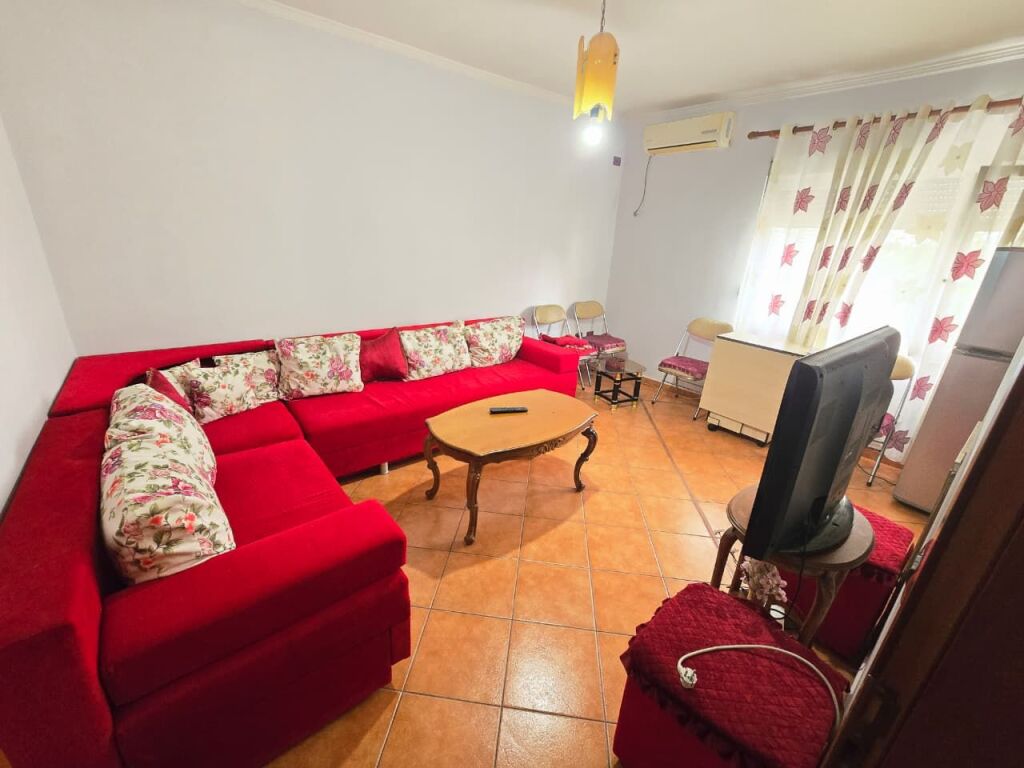 🏡 APPARTAMENTO 1+1 IN AFFITTO – VIA FERIT XHAJKO (DI FRONTE AL MERCATO DELLA MEDRESE) 🏡