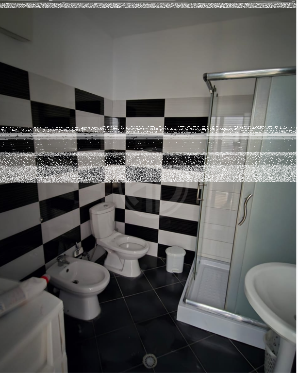 Apartament 2+1+2 në shitje, ideal për banim familjar ose investim.