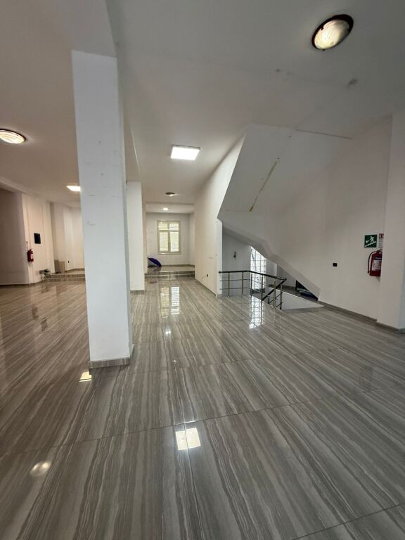 EDIFICIO DI 5 PIANI IN AFFITTO “LAPRAK” 15.000 EURO