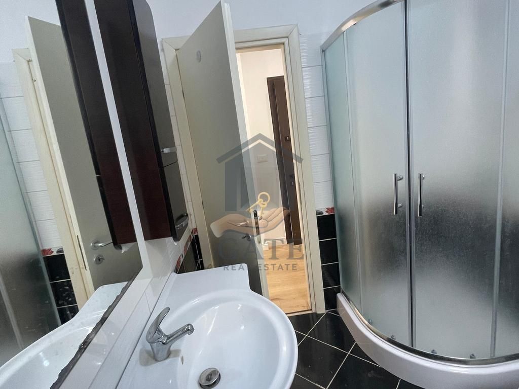 Affittasi appartamento 2+1 con due balconi e due bagni nella zona di Ish URT