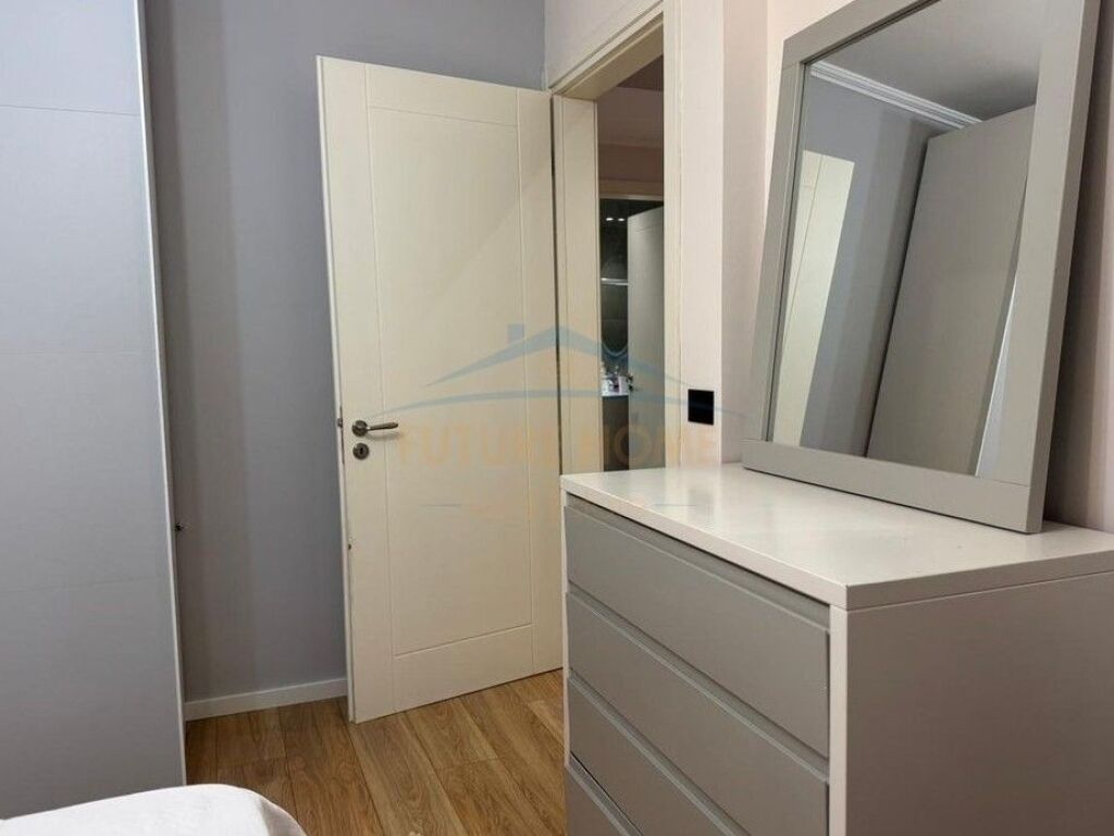 In vendita, Appartamento 2+1, Via Mine Peza, Tirana.