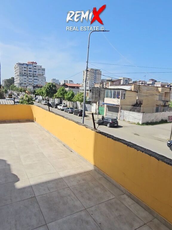 🏢 IMMOBILE MULTIFUNZIONALE IN VENDITA – FRONTE STRADA PRINCIPALE, ALEKSANDËR GOGA, DURRËS