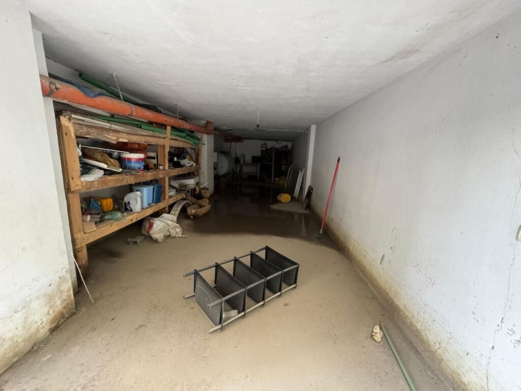 VENDESI 2 APPARTAMENTI + SUPER VERANDA CON VISTA MARE + GARAGE CHIUSO