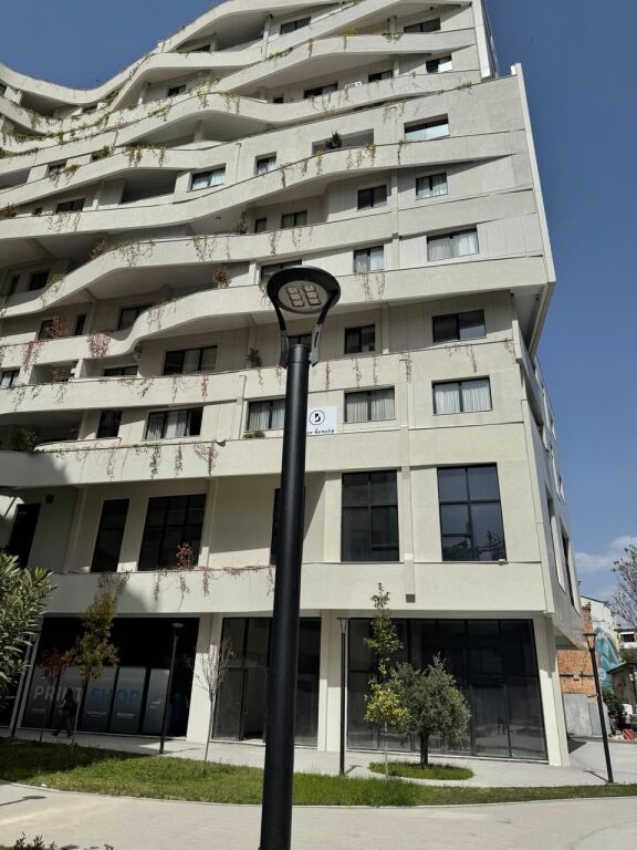 AFFITTIAMO LOCALE COMMERCIALE PRESSO VASIL SHANTO - SPRING RESIDENCE !