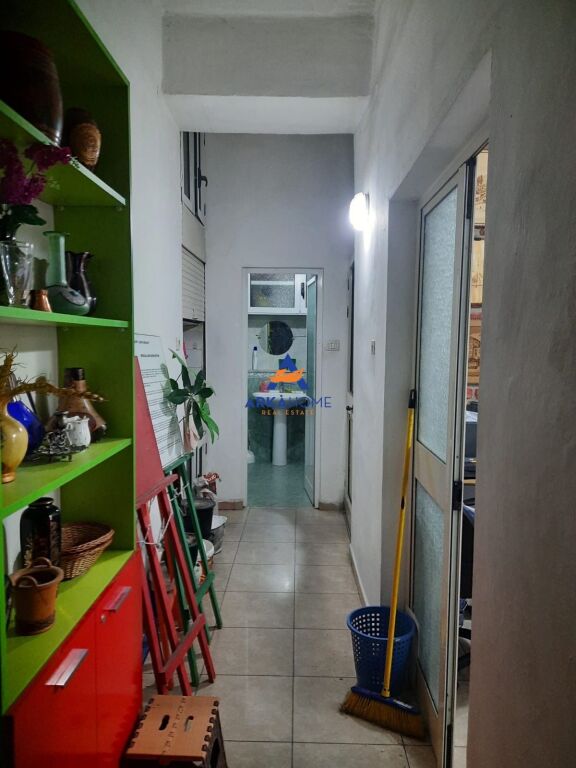 LOCALE COMMERCIALE IN VENDITA 76,16M2 " VICINO AI PANTALONI " 235000 EURO