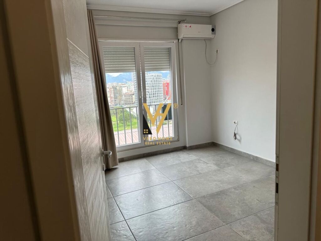 UFFICIO 130 M2 IN AFFITTO PRESSO IL COMPLESSO OLIMPIK 95.000 LEKE