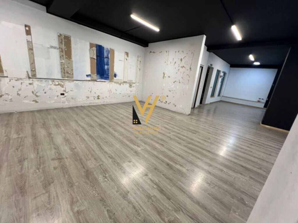 LOCALE COMMERCIALE 115 M2 IN AFFITTO A LSI, BLLOK 1.500 EURO