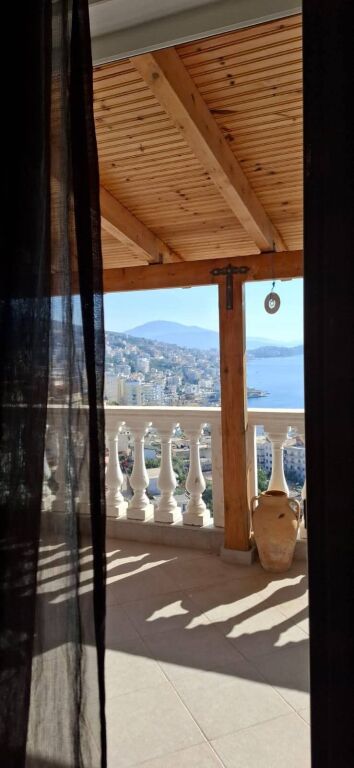 SHITET APARTAMENT 2+1+VERAND ME PAMJE NGA DETI NE SARANDE
