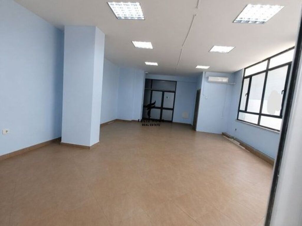 UFFICIO IN AFFITTO 90 M2 EX ESPOSIZIONE 65.000 LEKE FH-69655