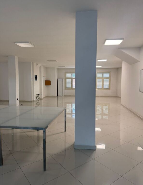 EDIFICIO DI 5 PIANI IN AFFITTO “LAPRAK” 15.000 EURO
