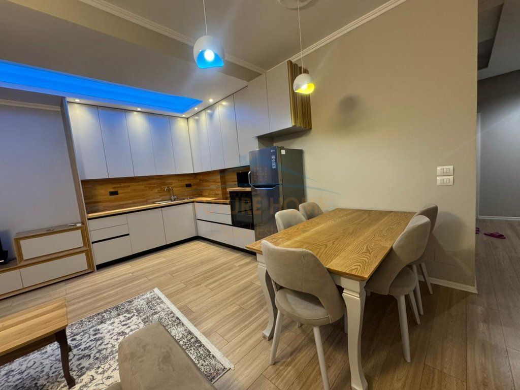 Qera, Apartament 2+1+2+Post Parkimi , Jordan Misja , Tirane