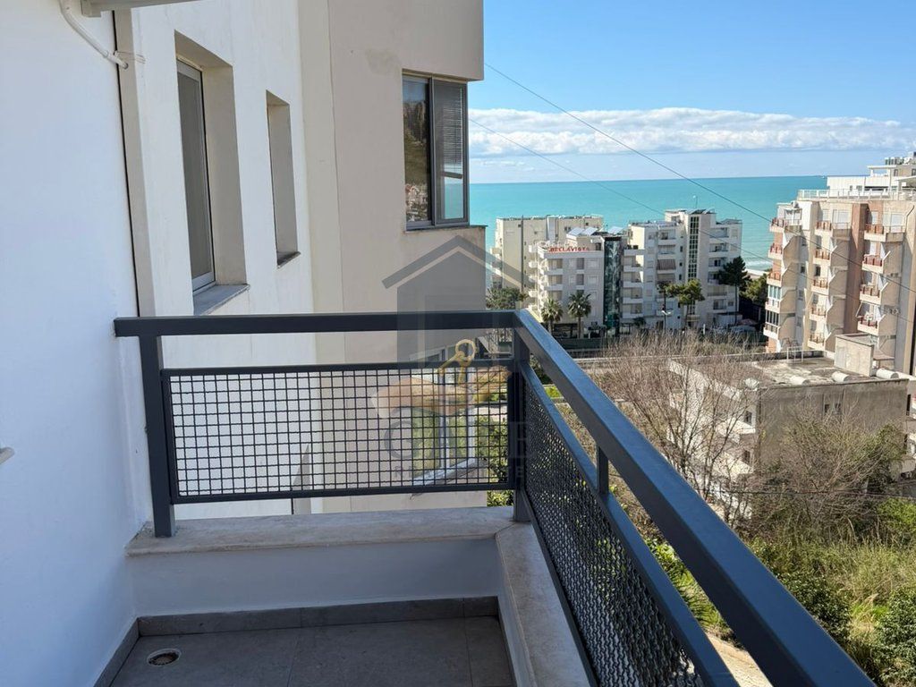 Appartamento 2+1 con vista mare in vendita nella zona di Shkëmbi a Kavaja