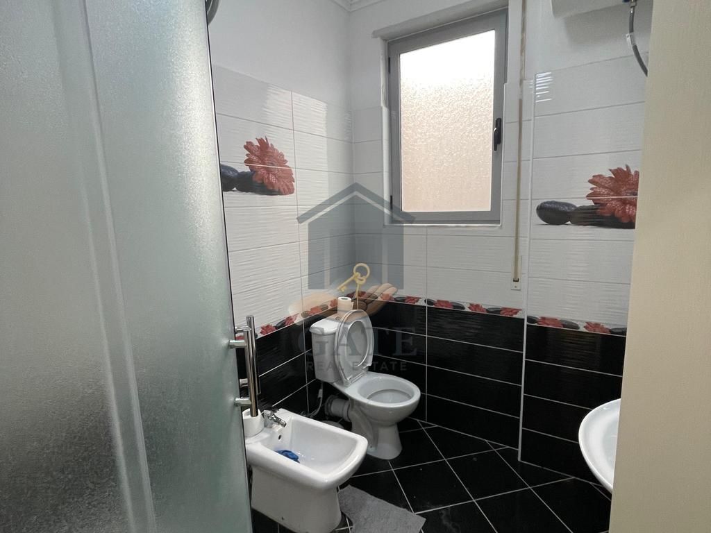 Affittasi appartamento 2+1 con due balconi e due bagni nella zona di Ish URT
