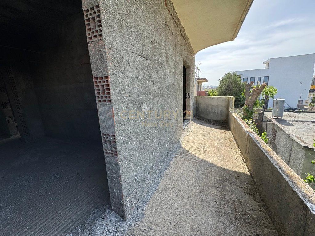 Villa a 2 piani in vendita a Shkozet 235.000 Euro