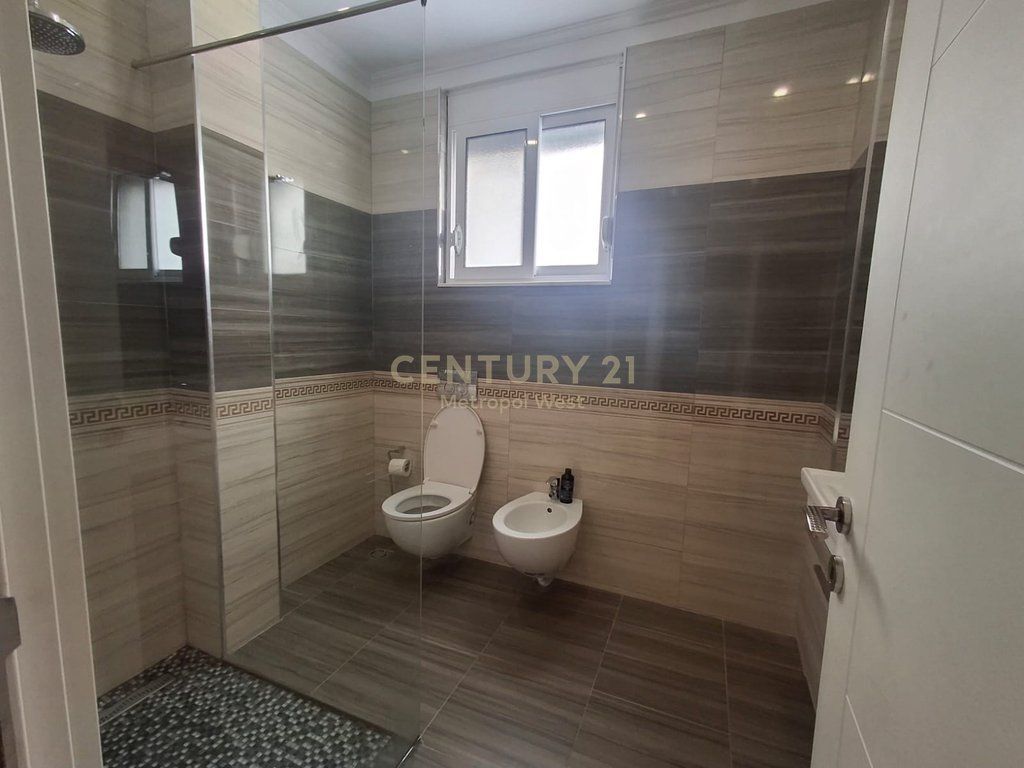 Affittasi appartamento 2+1+balcone – vicino alla Scuola di Balletto