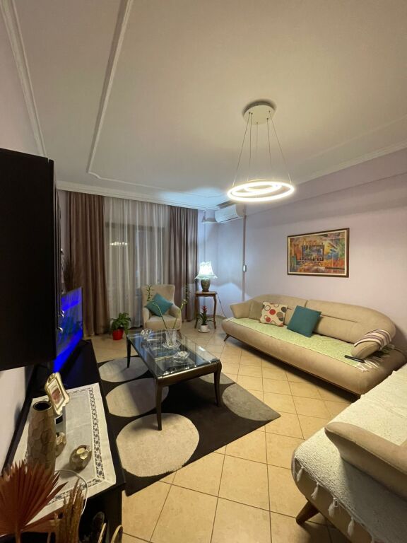 🏡 Jepet me qira apartament 2+1+2 pranë Garden Building