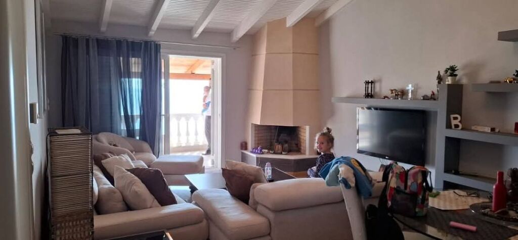 SHITET APARTAMENT 2+1+VERAND ME PAMJE NGA DETI NE SARANDE